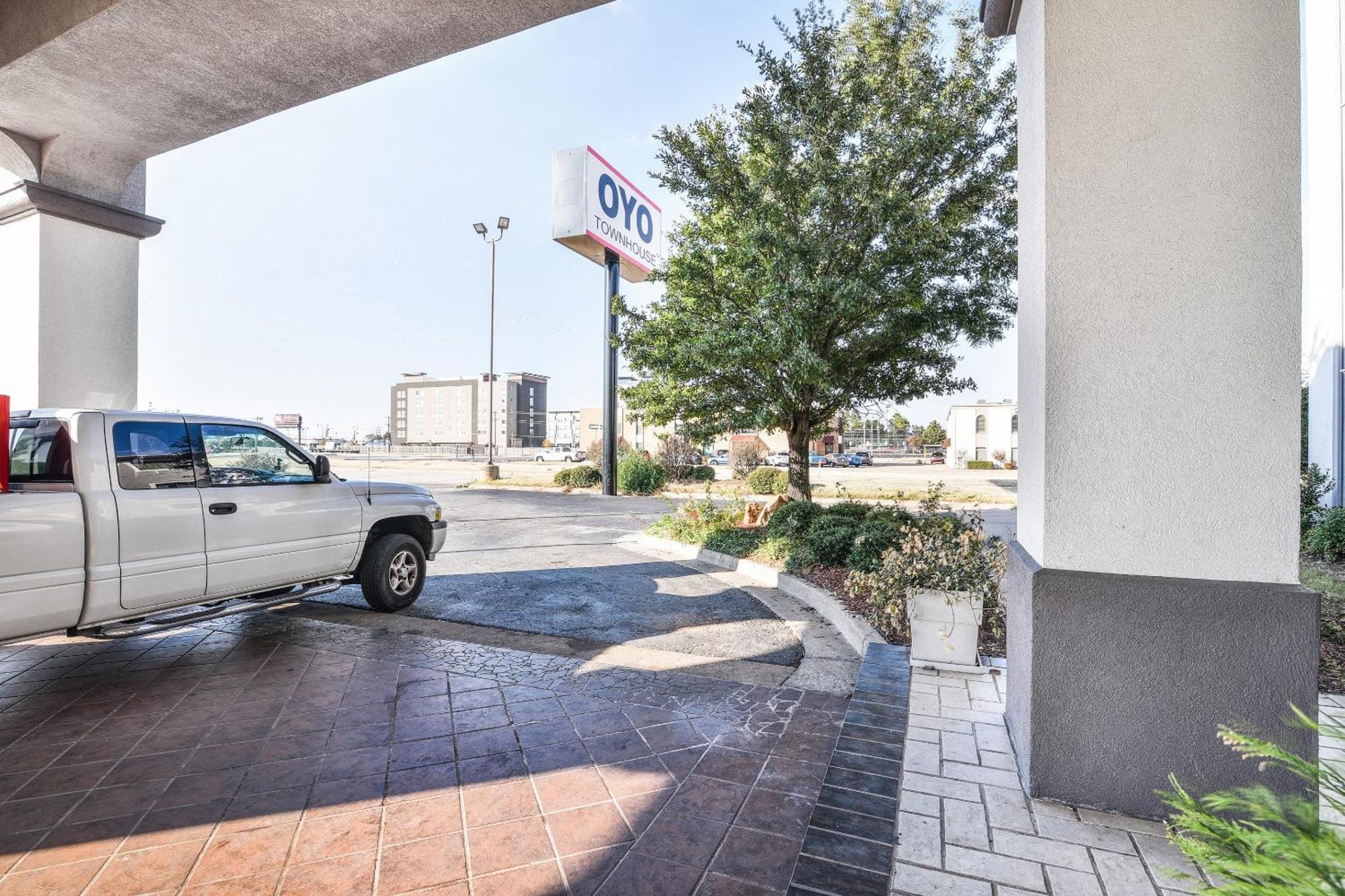 Oyo Townhouse Oklahoma City Airport Kültér fotó